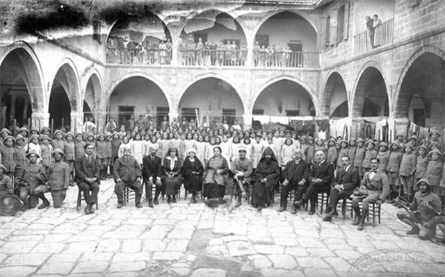 ساحة الأيتام في الجمعية الخيرية الأرمنية / حلب